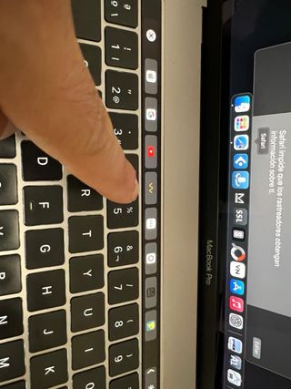 MacBook Pro 15” - 16gb - 256 SSD -Touchbar