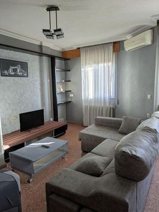 Piso en alquiler en Hospital - Parque sur en Albacete