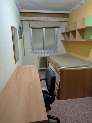 Piso en alquiler en Hospital - Parque sur en Albacete