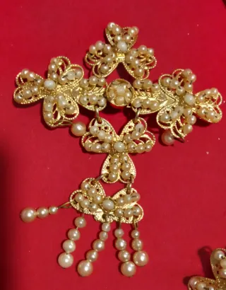 Aderezo Fallera Niña Perlas Dorado. Hasta unos 11
