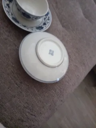 Set 2 tazze e piattini in porcellana