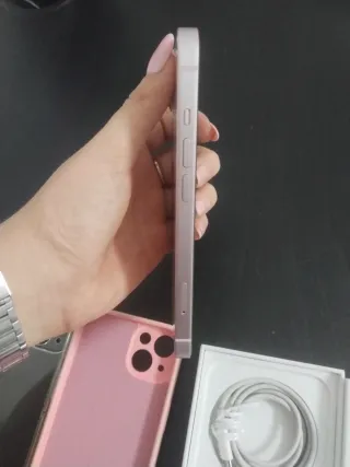 iPhone 13 Rosa + cascos originales de apple + 4 fu