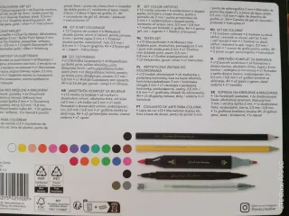 Set de dibujo AVEC Colouring Art Set 23 piezas