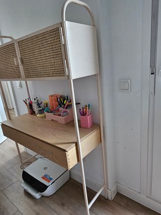 Escritorio de Calma Chechu con cajón-pupitre