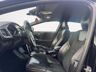 Volvo V40 2.0 D2 R-Design Momentum