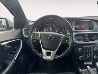 Volvo V40 2.0 D2 R-Design Momentum