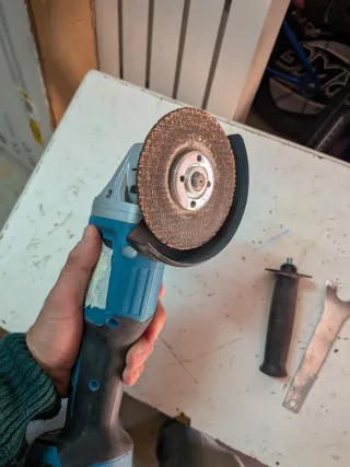 Smerigliatrice angolare stile Makita a batteria fl