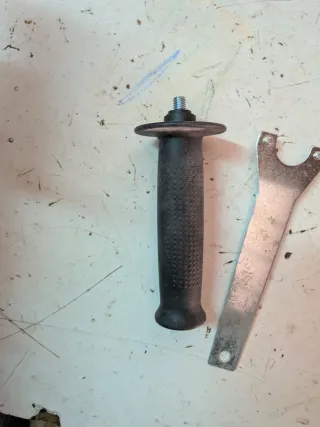 Smerigliatrice angolare stile Makita a batteria fl