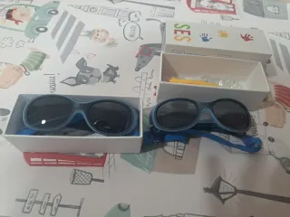 Gafas de sol infantiles azules