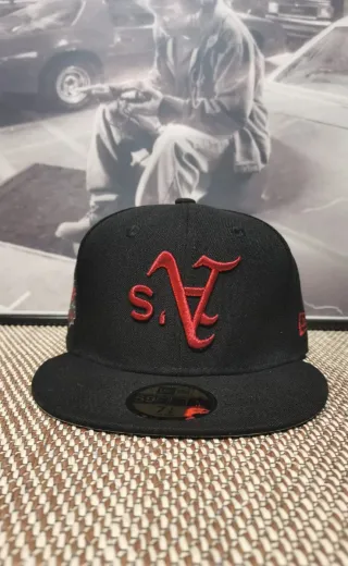 Gorra New Era 59Fifty Negra Roja Talla 7.1/2