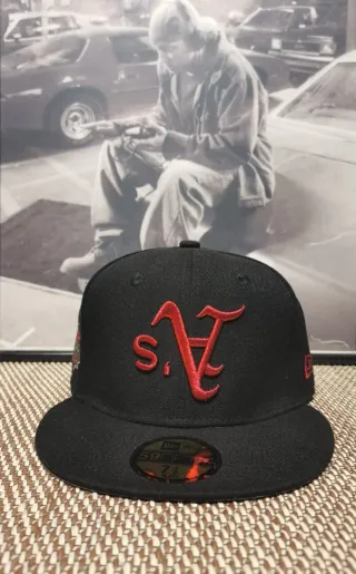 Gorra New Era 59Fifty Negra Roja Talla 7.1/2