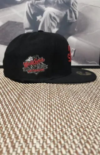 Gorra New Era 59Fifty Negra Roja Talla 7.1/2