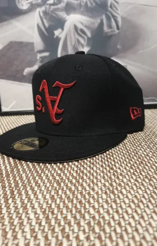 Gorra New Era 59Fifty Negra Roja Talla 7.1/2