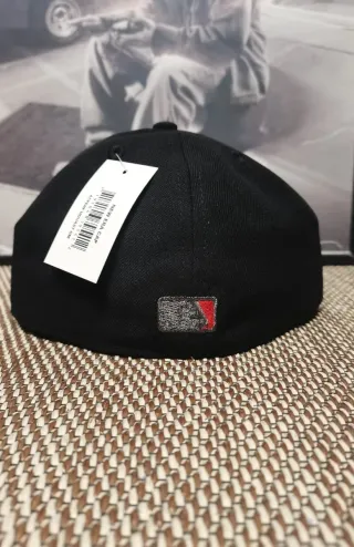 Gorra New Era 59Fifty Negra Roja Talla 7.1/2