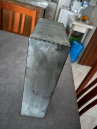 Cenicero de pared negro con llave