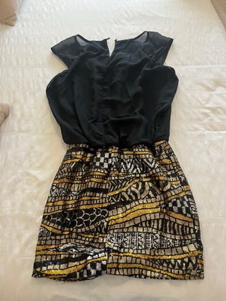 Vestido corto negro y dorado lentejuelas