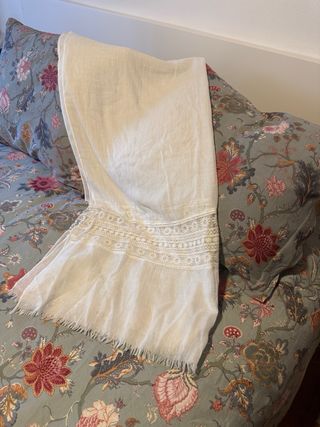 Pañuelo blanco con encaje