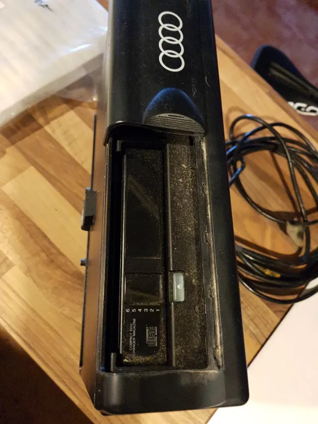 Cargador CD Audi 100 A6 S6 C4 + Cable