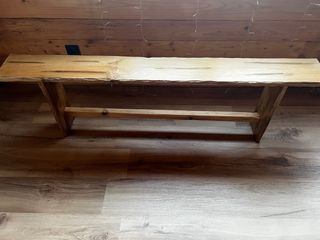 Banco de madera rústico envejecido