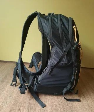 Mochila Ferrino Zephyr 22+3 Negra Mujer