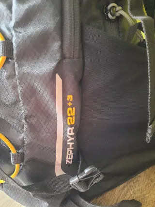 Mochila Ferrino Zephyr 22+3 Negra Mujer