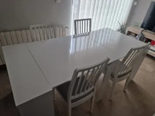 Tavolo da soggiorno o cucina