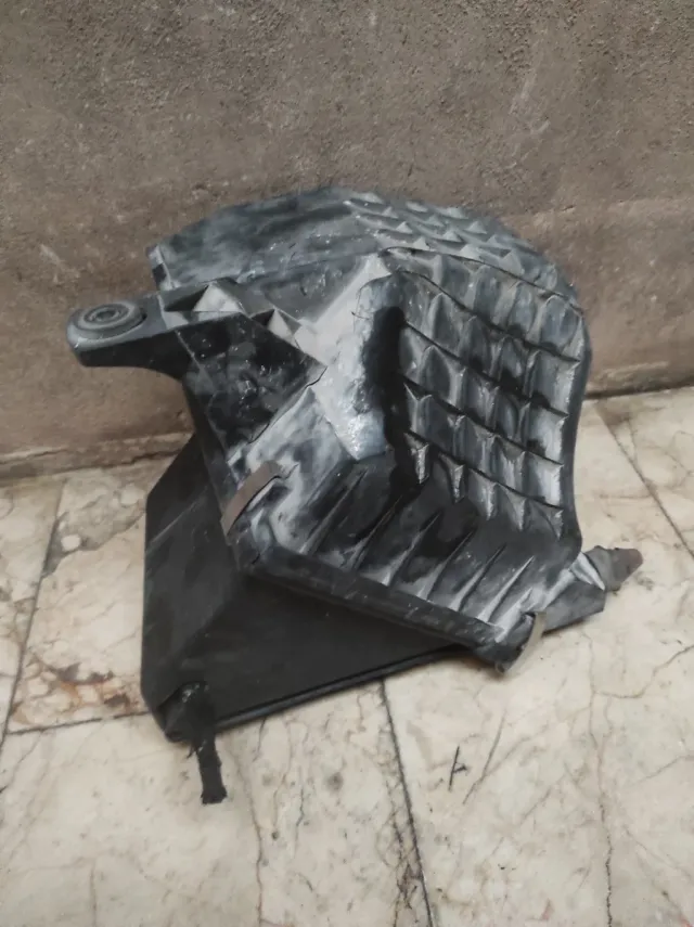 CAJA DE FILTRO AUDI A4 B5