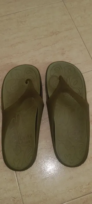 Chanclas Camper verdes tipo pala