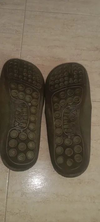 Chanclas Camper verdes tipo pala