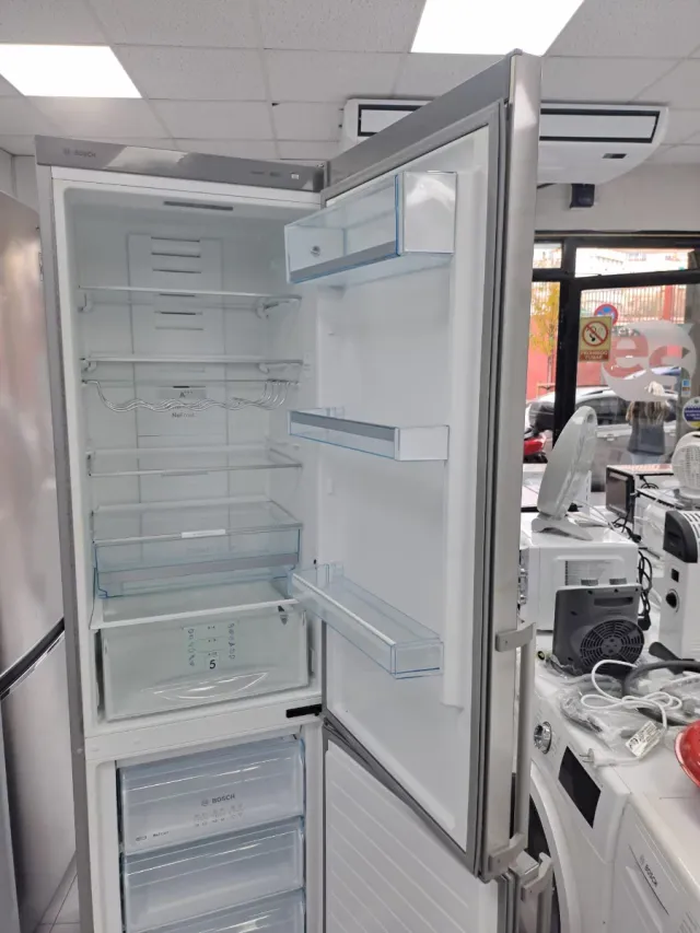 Nevera marca bosch combi a+++ 2,cm Nofrost