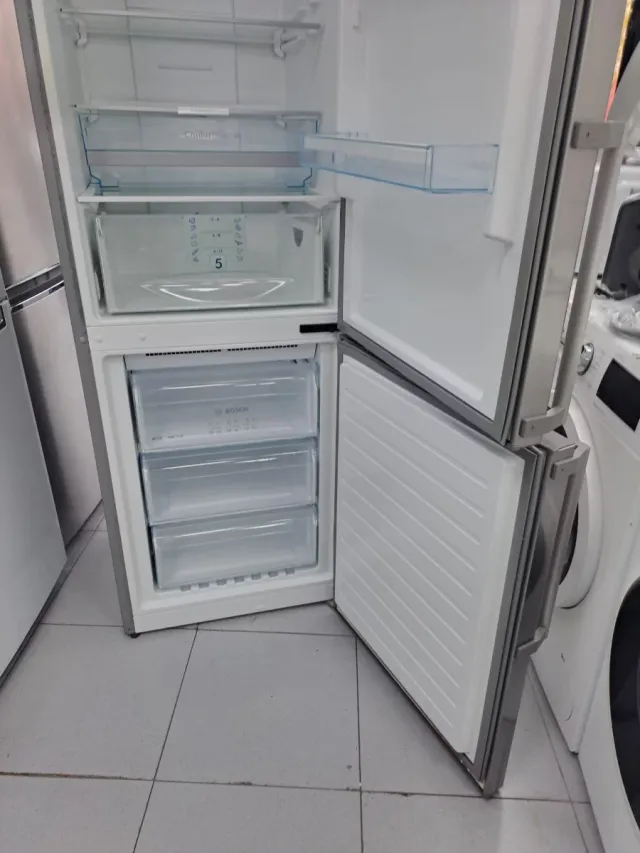 Nevera marca bosch combi a+++ 2,cm Nofrost
