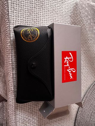 Estuche y caja Ray-Ban negro