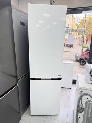 Nevera Grundig 2m x 60cm No Frost