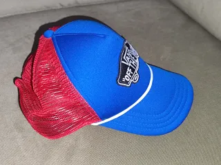 Gorra Vans Off The Wall Azul y Roja