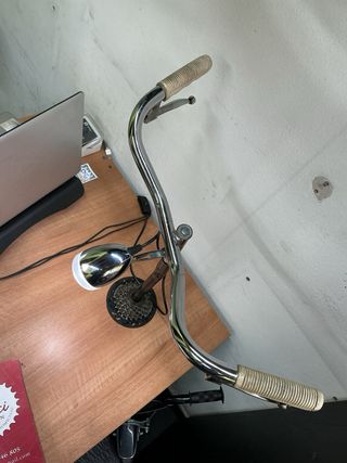 Lampada da tavolo design riciclo bici vintage