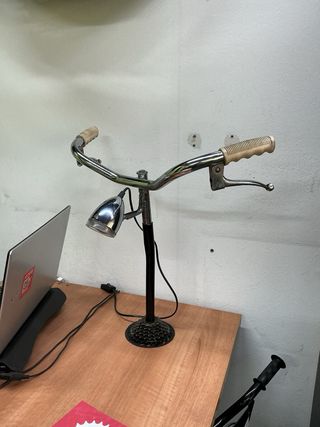 Lampada da tavolo design riciclo bici vintage