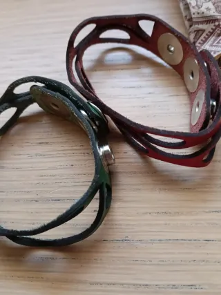 Pulseras de cuero artesanales nuevas