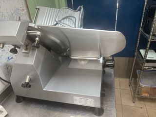 Cortafiambres industrial Ravemah