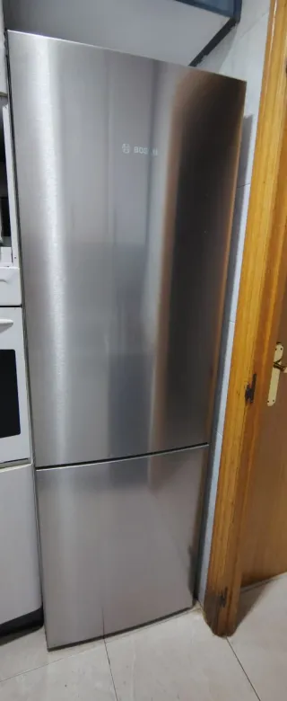 NEVERA BOSCH, LAVADORA Y VARIOS