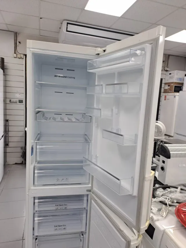 Nevera marca Samsung combi a++ nofrost
