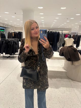 Abrigo Zara estampado leopardo