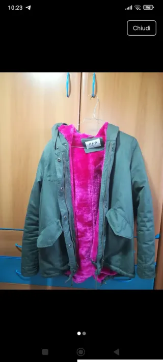 Giubbotto verde militare con interno fucsia