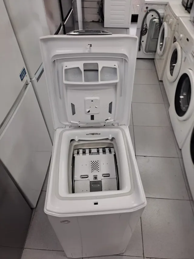 Lavadora marca Hoover a+++ 8,kg RPM.1200