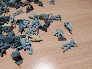 Soldatini tedeschi WWII 1/72