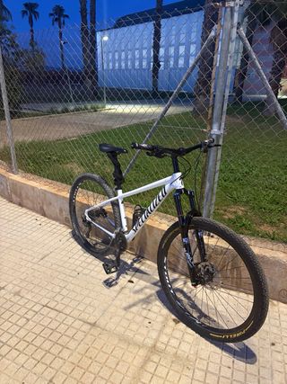 Bicicleta Specialized MTB Blanca