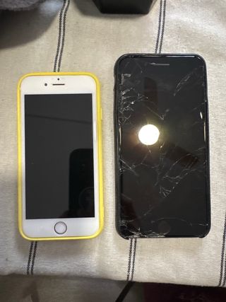 2 iPhone da usare o per ricambi