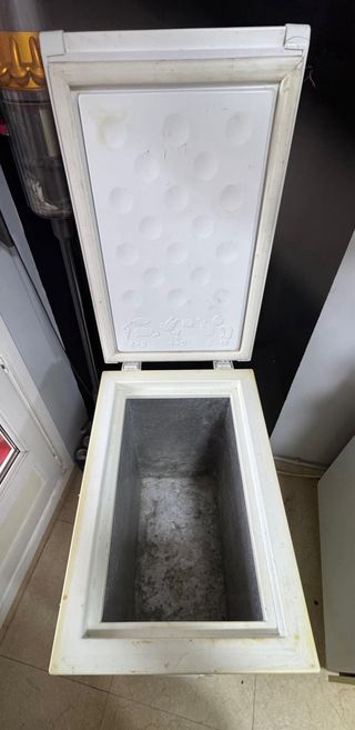 Congelatore verticale bianco