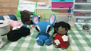 Muñecos de crochet variados