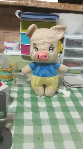 Muñecos de crochet variados