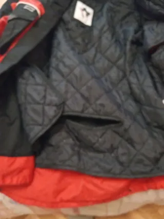 Chaqueta de motorista roja y negra